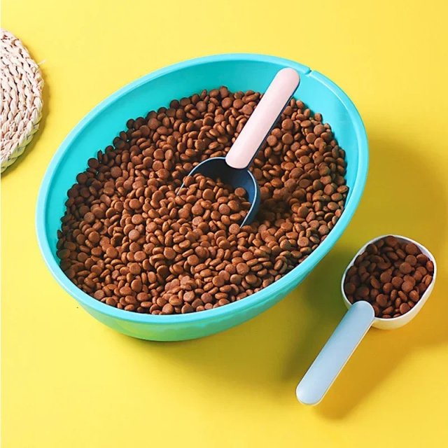 Multifunction Pet Food Scoop with Sealing Bag Clip - Image 4