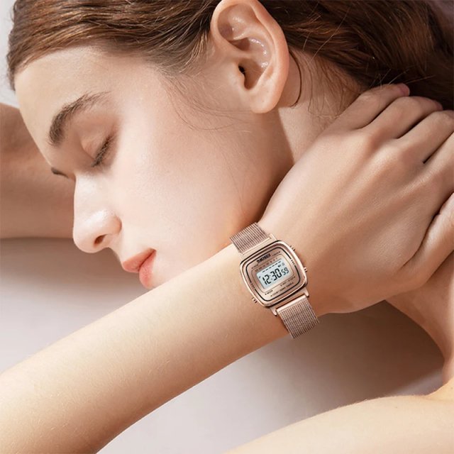 Luxury Gold Digital Watch - Image 4