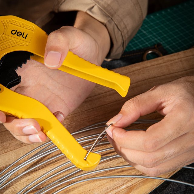 PVC Pipe Cutter 1.65 Inch - Stainless Steel Blade, Rustproof - Image 3