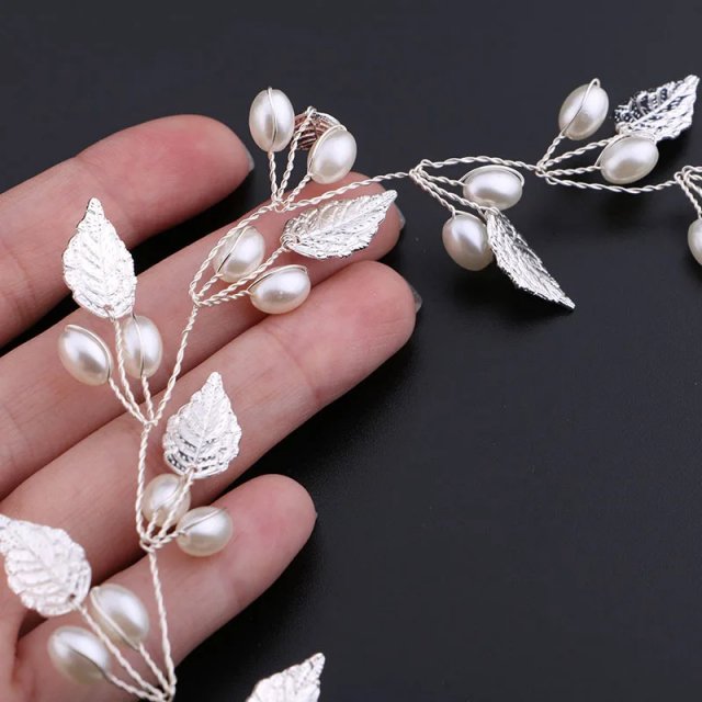 Pearl Flower Leaf Headband Crown – Elegant Bridal Wedding Hairpiece - Image 4