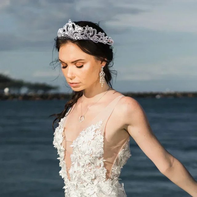 Handmade Rhinestone Pearl Tiara for Weddings, Birthdays, and Parties - Image 6