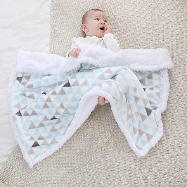 Cozy Fleece Baby Blanket - Image 3