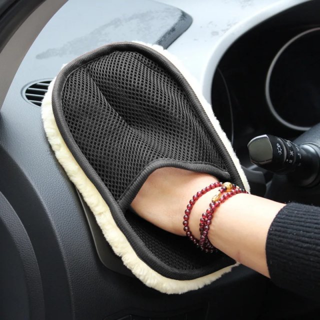Soft Wool Car Washing Glove - Image 4