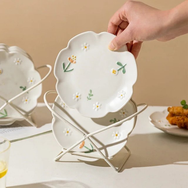 Chic Daisy Design Ceramic Plates Set - Image 3