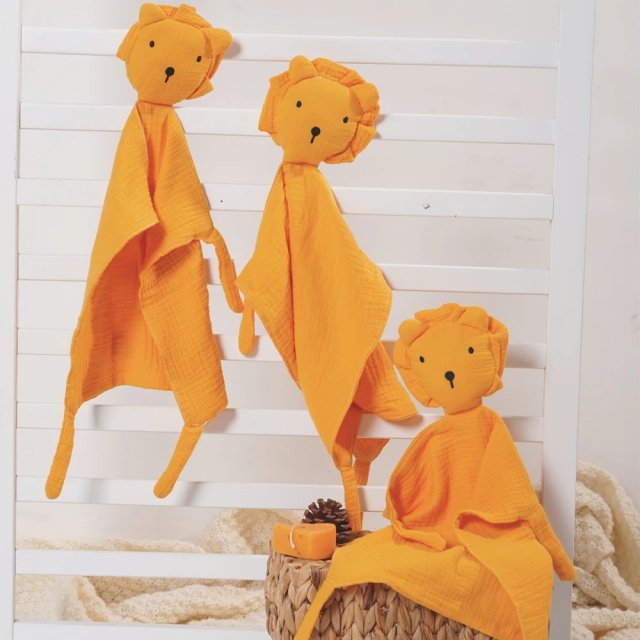 100% Cotton Solid Color Baby Soothing Towel with Lion Toy - Image 3