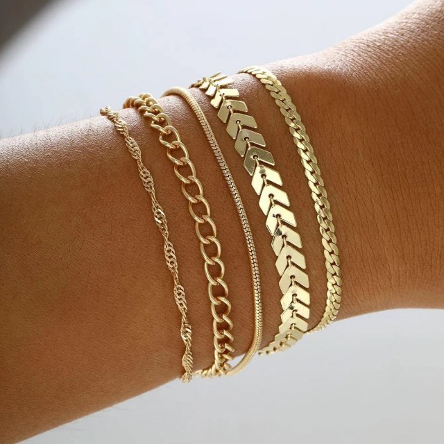 6-Piece Gold Bracelet Set – Boho Chic Cuban Chain Design for Women - Image 6