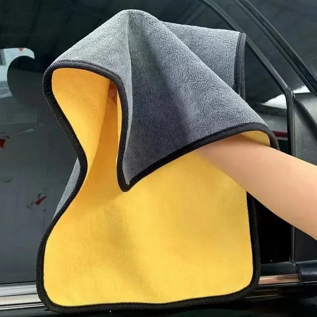 Double-Sided Microfiber Car Cleaning Towels - Image 4