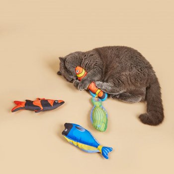 Catnip-Filled Clownfish Toy for Cats - Plush Nibbling Doll with Cat Grass