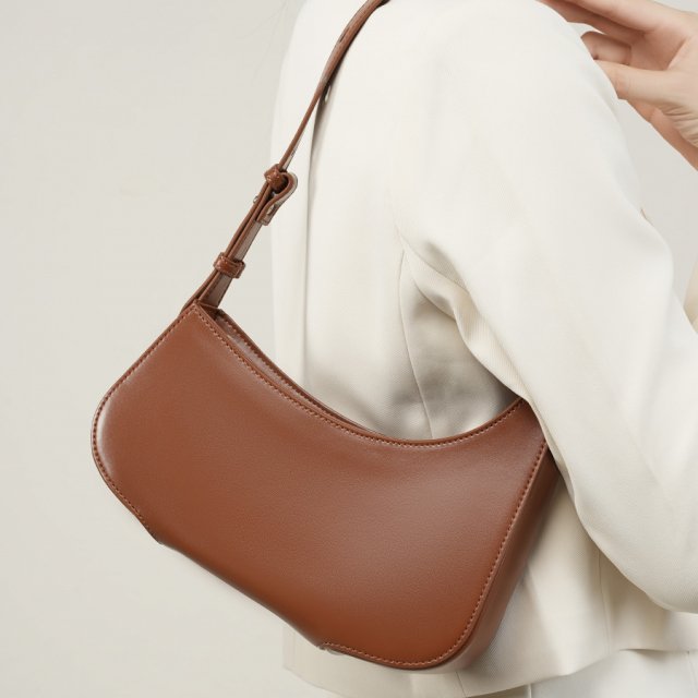 Vintage Cowhide Leather Shoulder Bag - Image 5