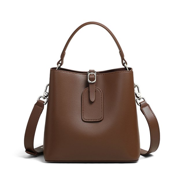 Vintage Leather Shoulder Bag for Women - Image 6