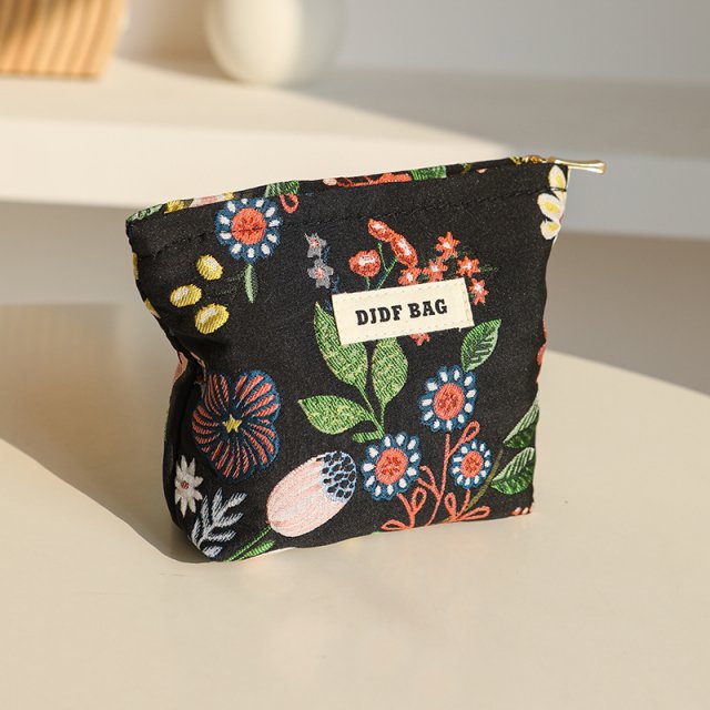 Small Floral Cosmetic Bag – Portable Sanitary Napkin, Coin, and Card Organizer - Image 5