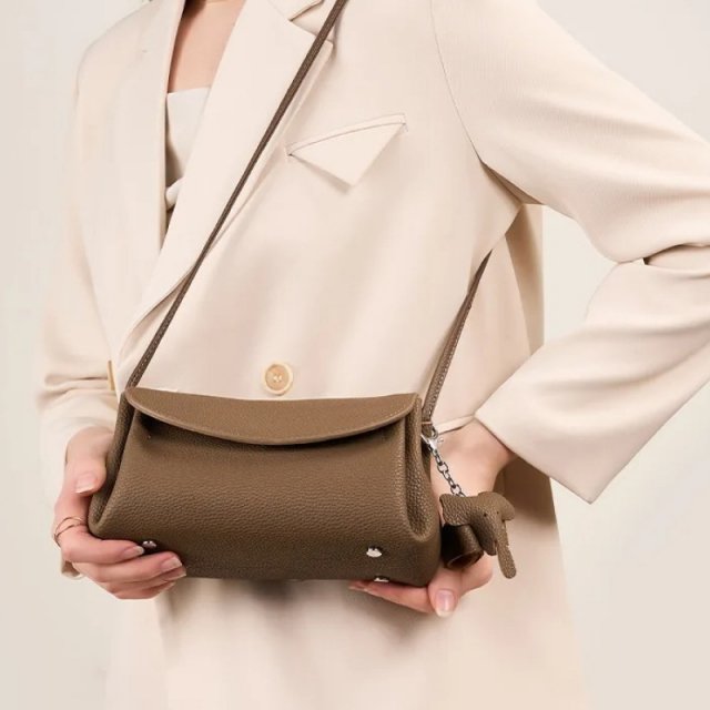 Luxury Genuine Leather Underarm Handbag - Image 5