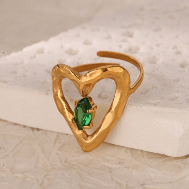 Trendy Green Zircon Heart Ring - Image 3