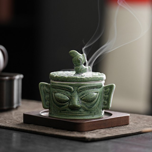 Sanxingdui-Inspired Ceramic Incense Burner - Divine Eye Mask Design - Image 5