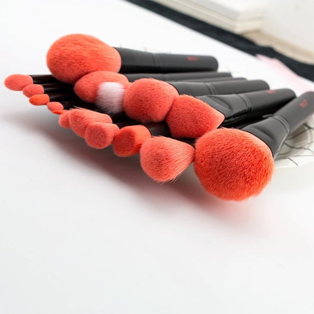 16-Piece Professional Coral Red Makeup Brush Set - Image 7