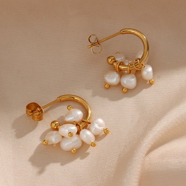 Elegant Freshwater Pearl Hoop Earrings - Image 4