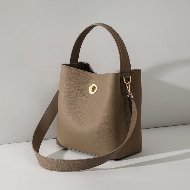 Genuine Leather Minimalist Crossbody Bag - Image 4