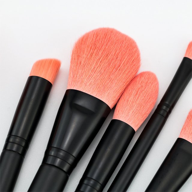 16-Piece Professional Coral Red Makeup Brush Set - Image 4