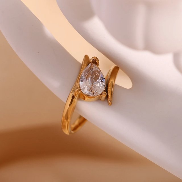 Wing Shaped White Zircon Water Droplet Ring - Image 5