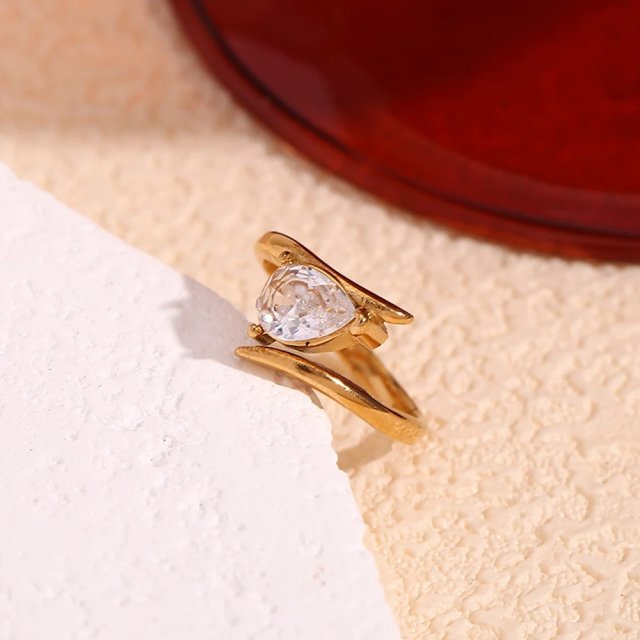 Wing Shaped White Zircon Water Droplet Ring