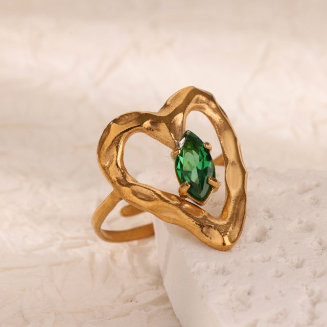 Trendy Green Zircon Heart Ring - Image 4