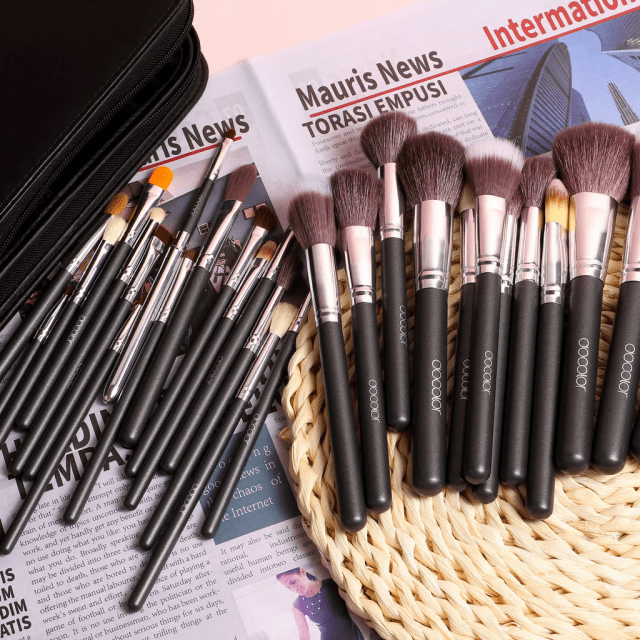 29-Piece Professional Makeup Brush Set with PU Leather Case – Complete Beauty Kit - Image 4