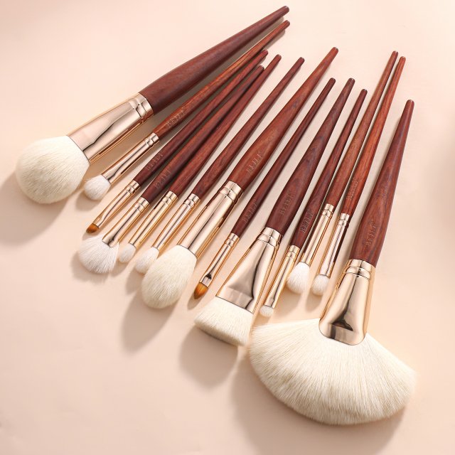 Professional 13-Piece Wood Handle Makeup Brush Set - Image 3