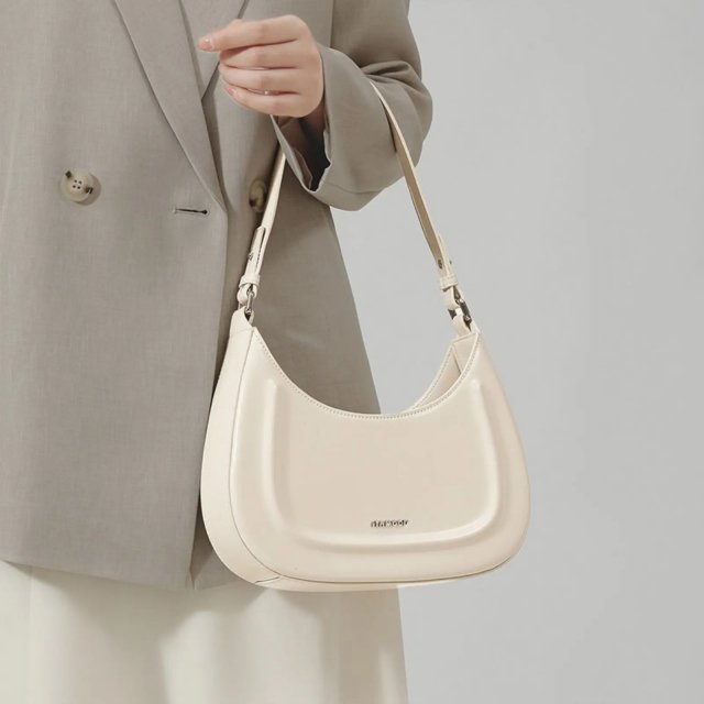 Elegant Half-Moon Crossbody Bag - Image 4