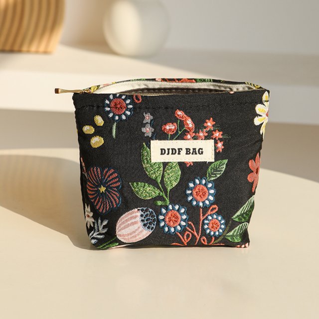 Small Floral Cosmetic Bag – Portable Sanitary Napkin, Coin, and Card Organizer - Image 4