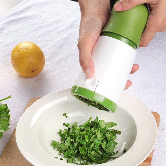 Manual Stainless Steel Vegetable Grinder - Image 3