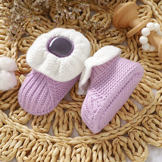 Handmade Newborn Knitted Baby Shoes - Image 5