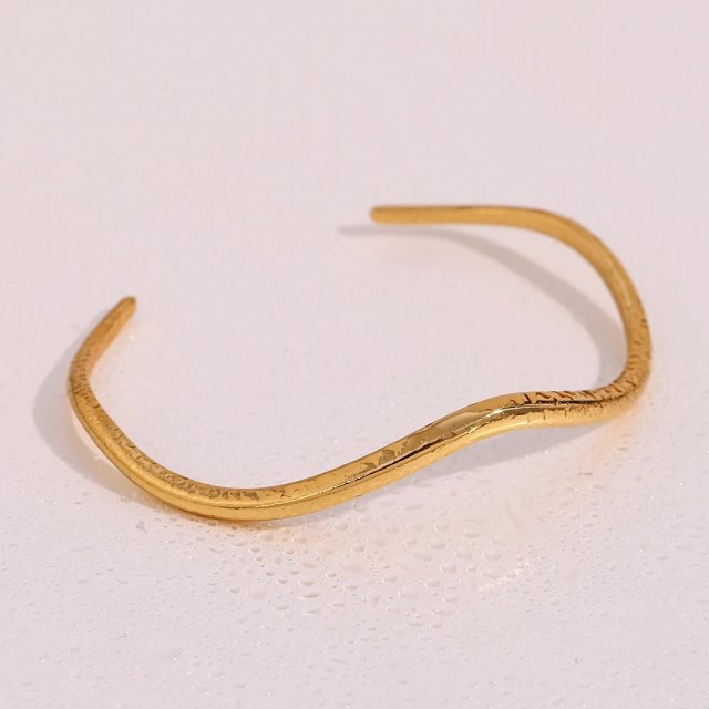 Waterproof Wave Shape Cuff Bracelet - Image 6