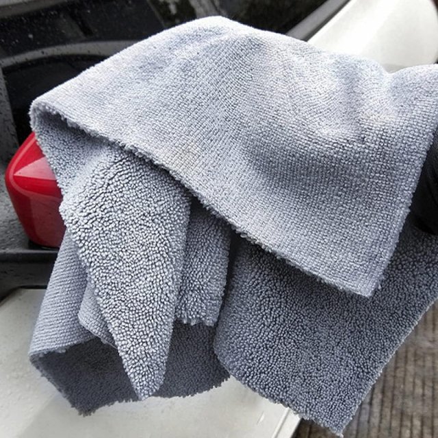 Super Absorbent Microfiber Car Cleaning Towels - Image 3