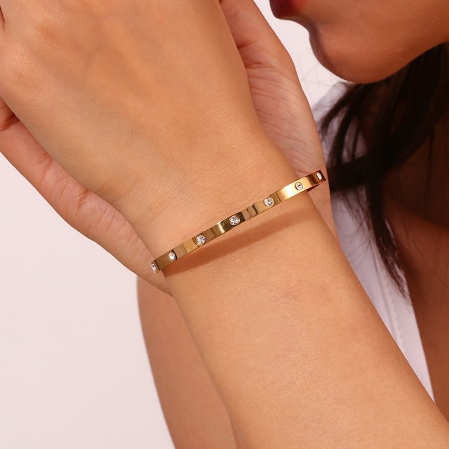 18K Gold Plated Dotted Zircon Buckle Bracelet - Image 7