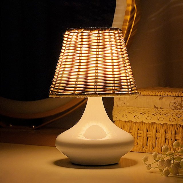 Minimalist LED Table Lamp with Bamboo Shade - USB Powered, Dimmable Bedside Light - Image 7