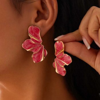 Elegant White Dripping Petal Stud Earrings