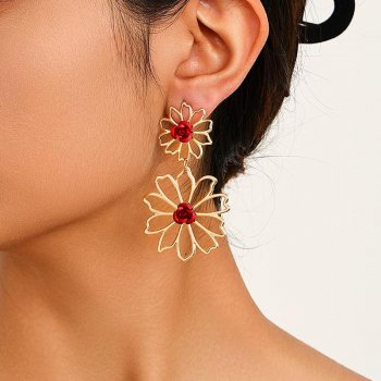 Vintage Gold Hollow Flower Drop Earrings – Geometric Skeleton Design