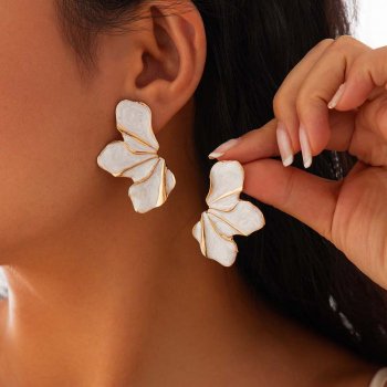 Alternative view of Elegant White Dripping Petal Stud Earrings