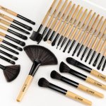 32-Piece Premium Makeup Brush Set