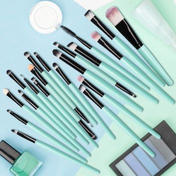 Alternative view of 20-Piece Professional Makeup Brush Set