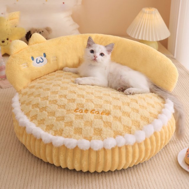 Warm and Cozy Donut Cat Bed for All-Season Comfort