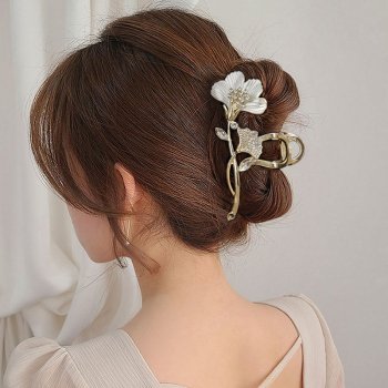 Alternative view of Elegant Ginkgo Biloba Hairpin - Geometric Metal Flower Claw Clip for Women