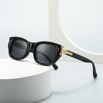 Retro Square Gradient UV400 Sunglasses for Women & Men – Cat Eye Rivet Design